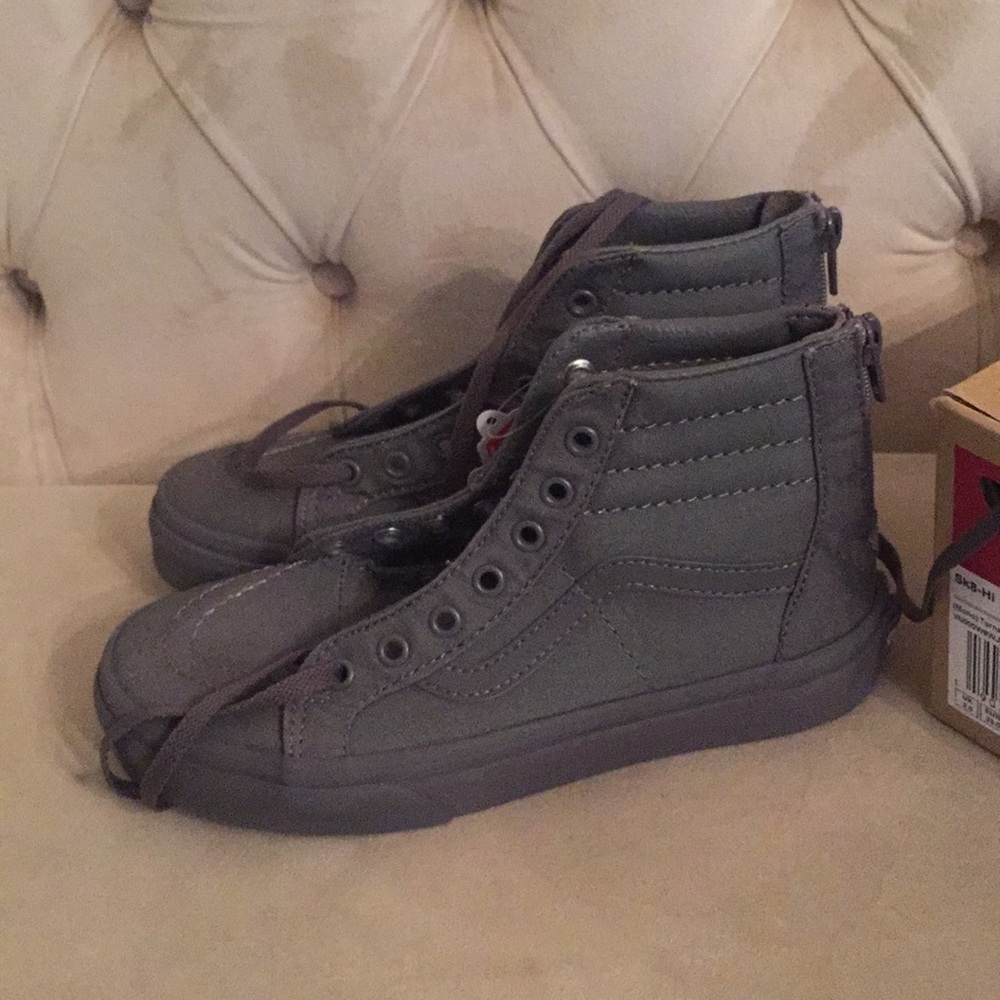 Vans off the wall gray tornado kids 2.5 zip back